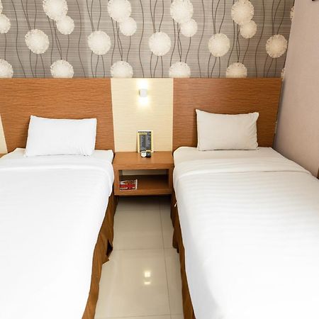 Neo Cempaka Hill Hotel Jember Ngoại thất bức ảnh