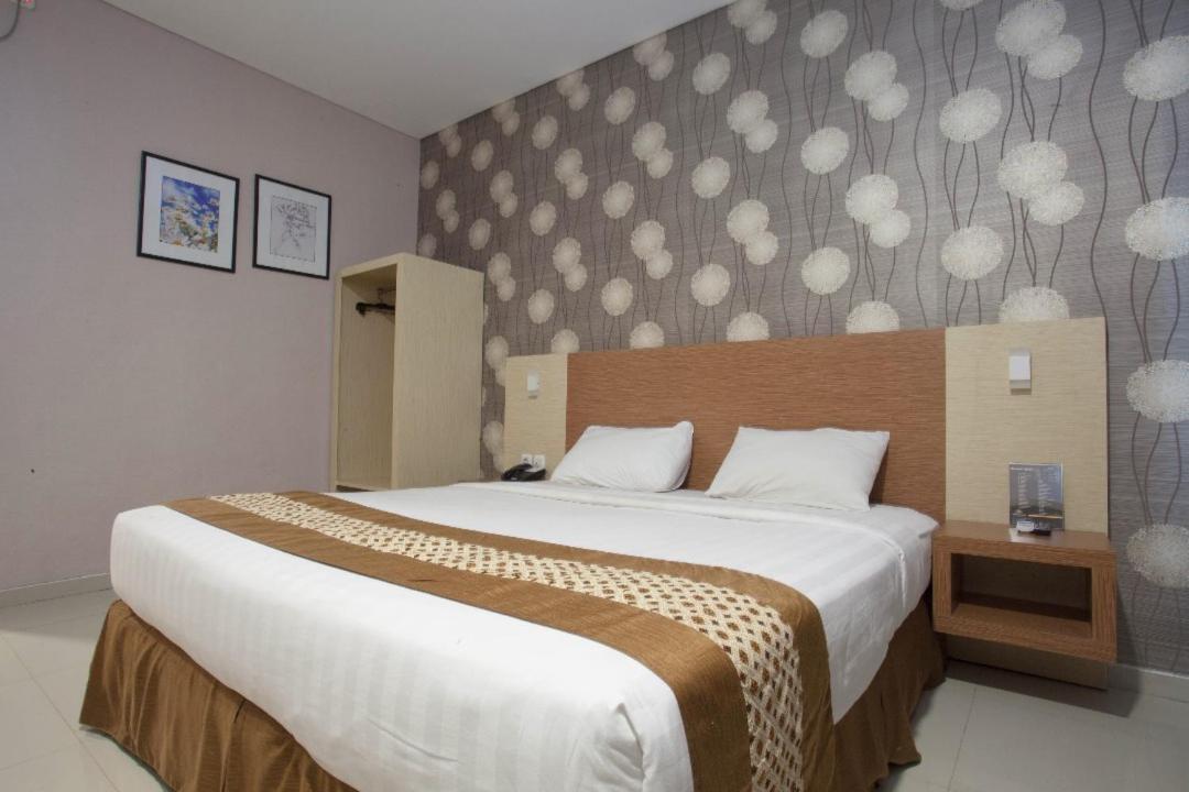 Neo Cempaka Hill Hotel Jember Ngoại thất bức ảnh
