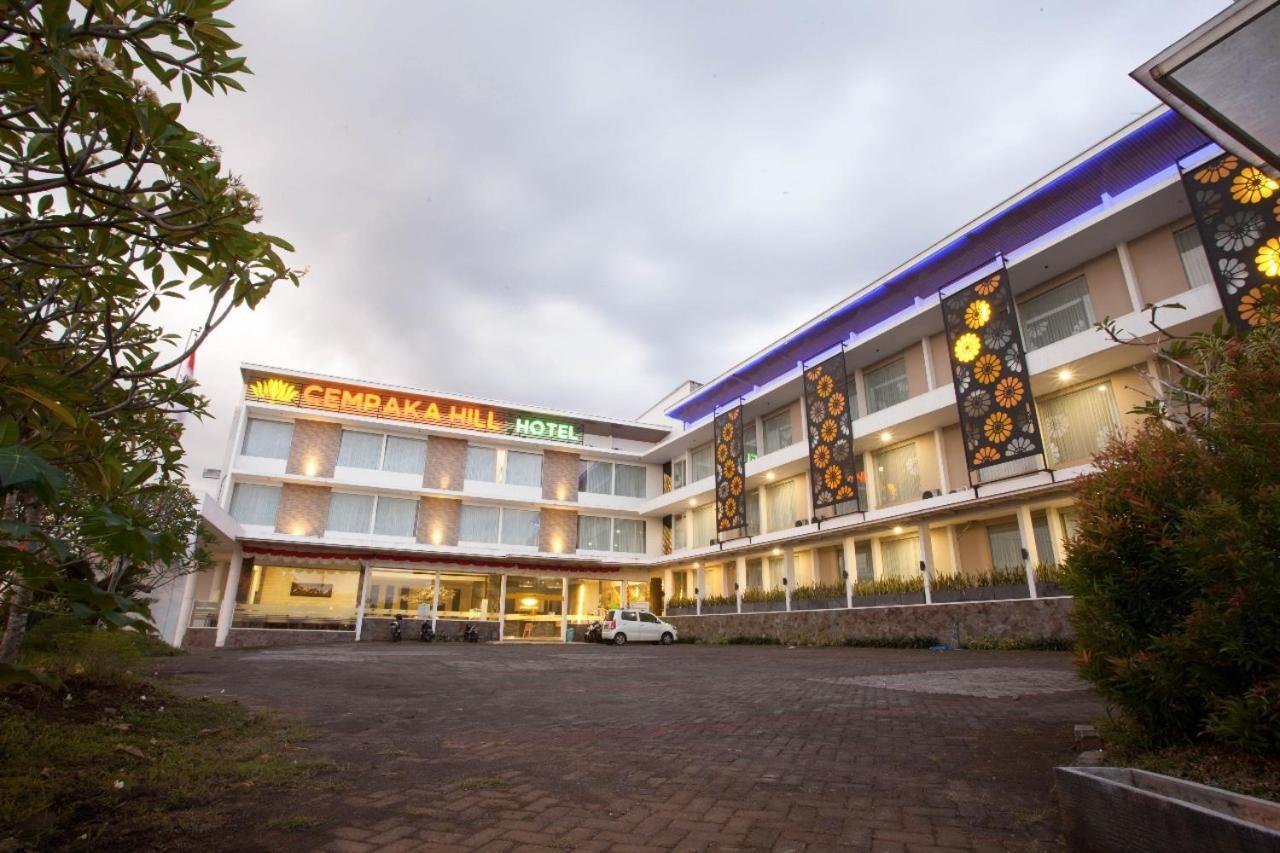 Neo Cempaka Hill Hotel Jember Ngoại thất bức ảnh