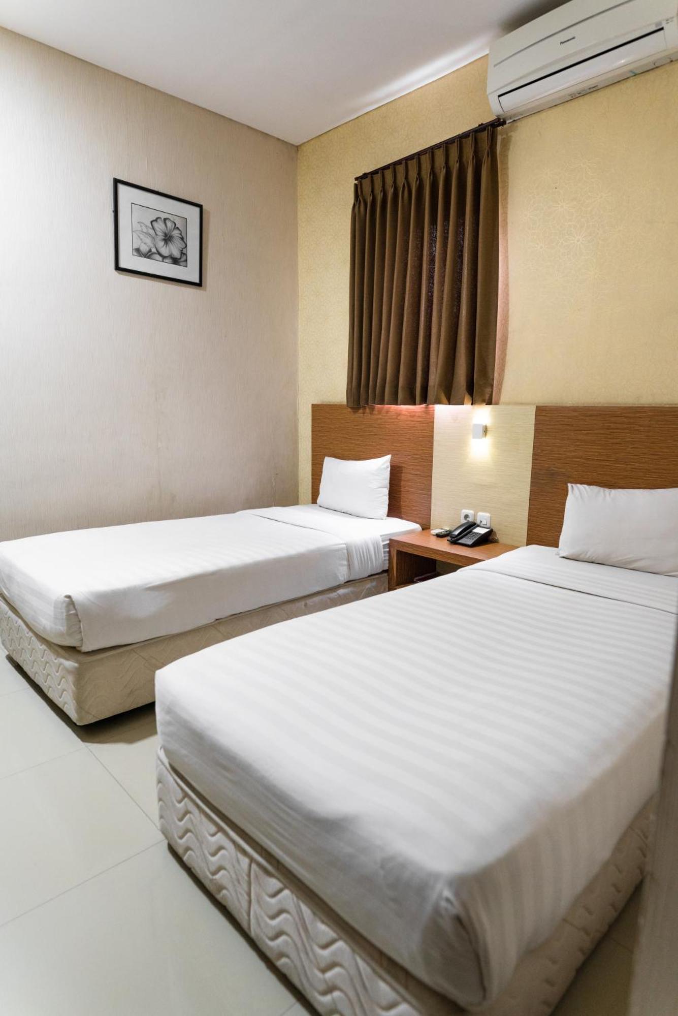 Neo Cempaka Hill Hotel Jember Ngoại thất bức ảnh