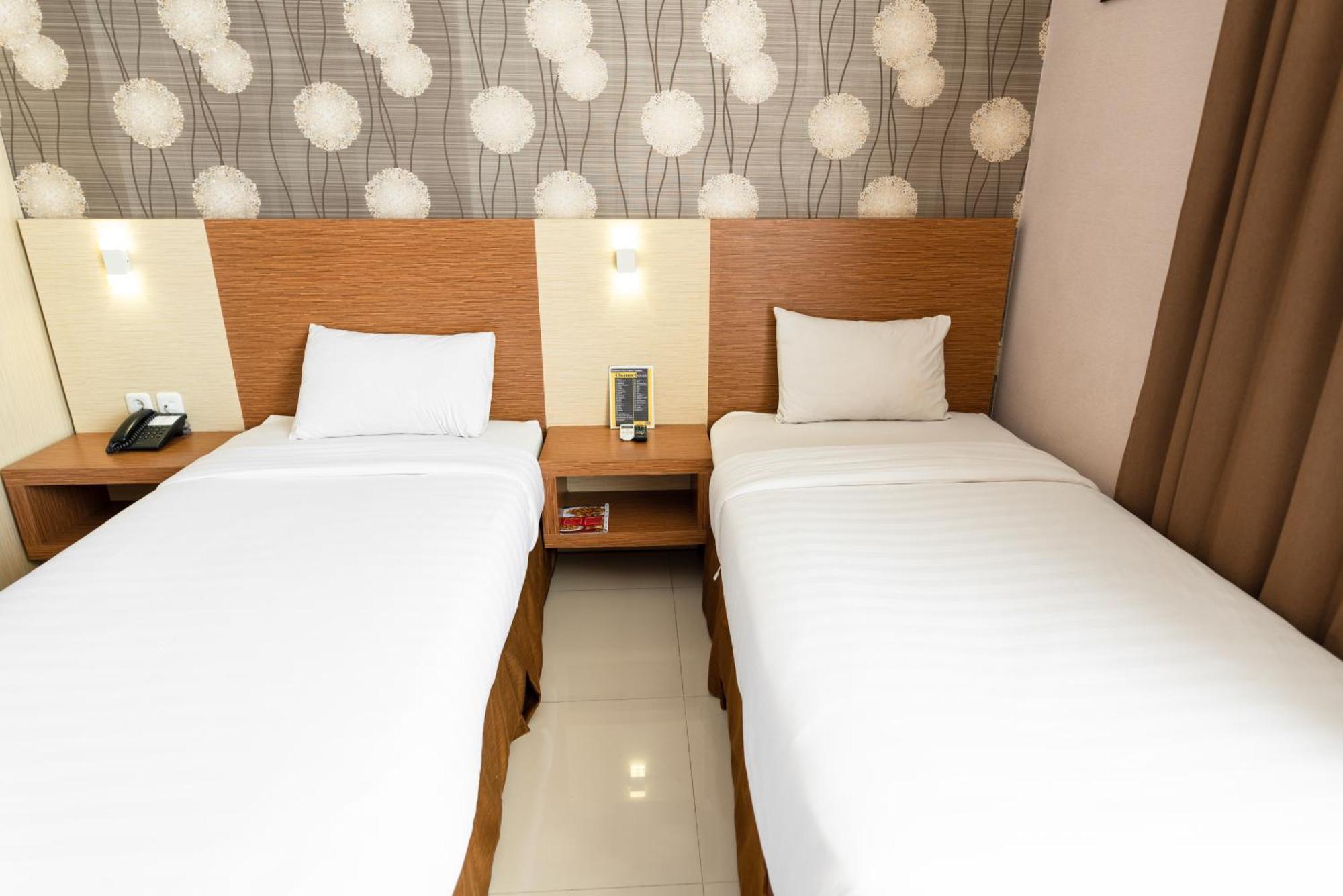 Neo Cempaka Hill Hotel Jember Ngoại thất bức ảnh