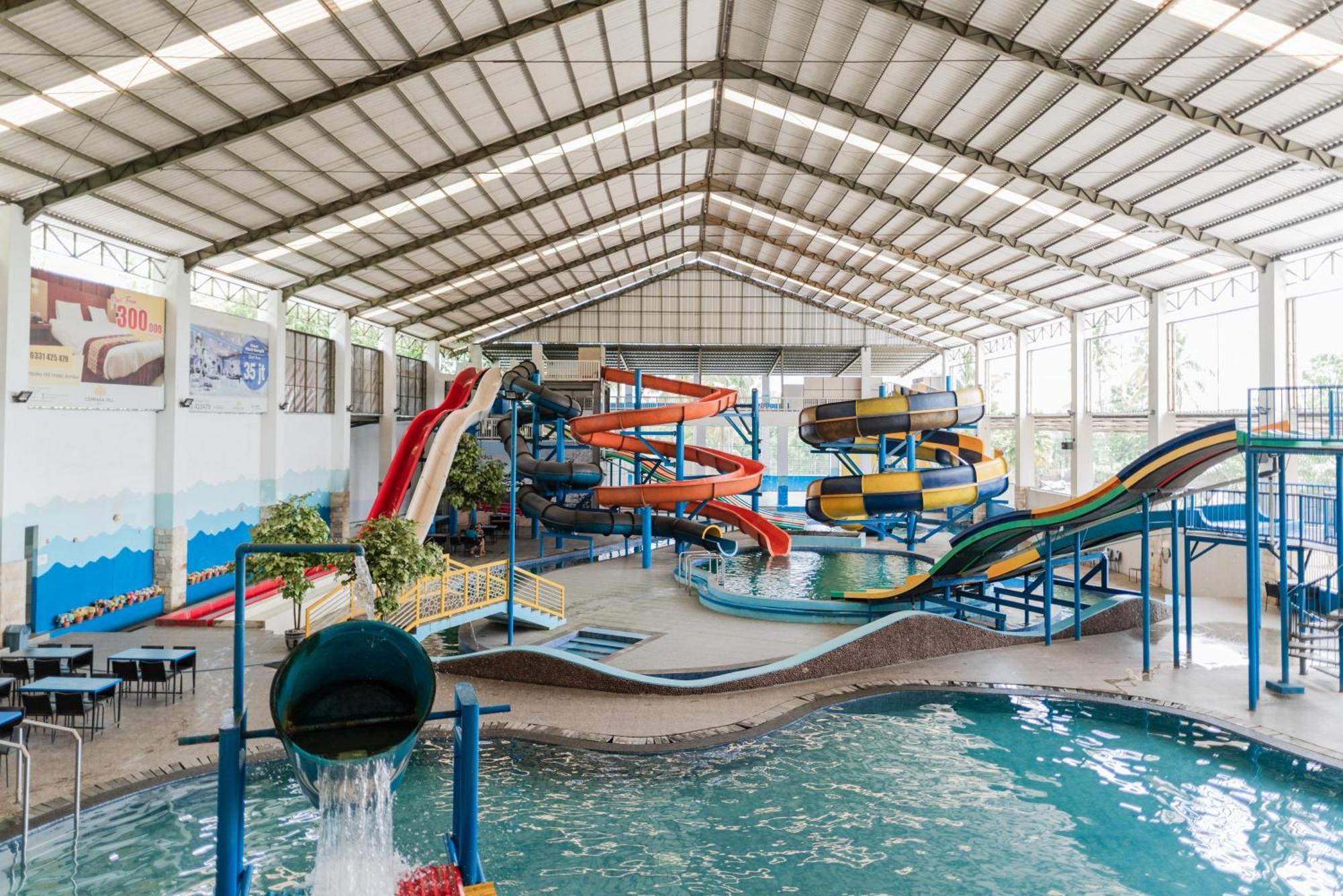 Neo Cempaka Hill Hotel Jember Ngoại thất bức ảnh